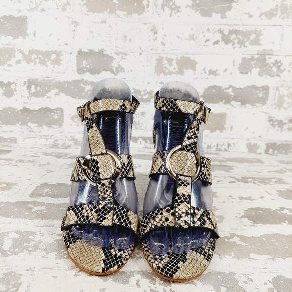 NEW Marc Fisher Natural Snake Print T-Strap Walinda Heeled Sandals W282 - Picture 3 of 10